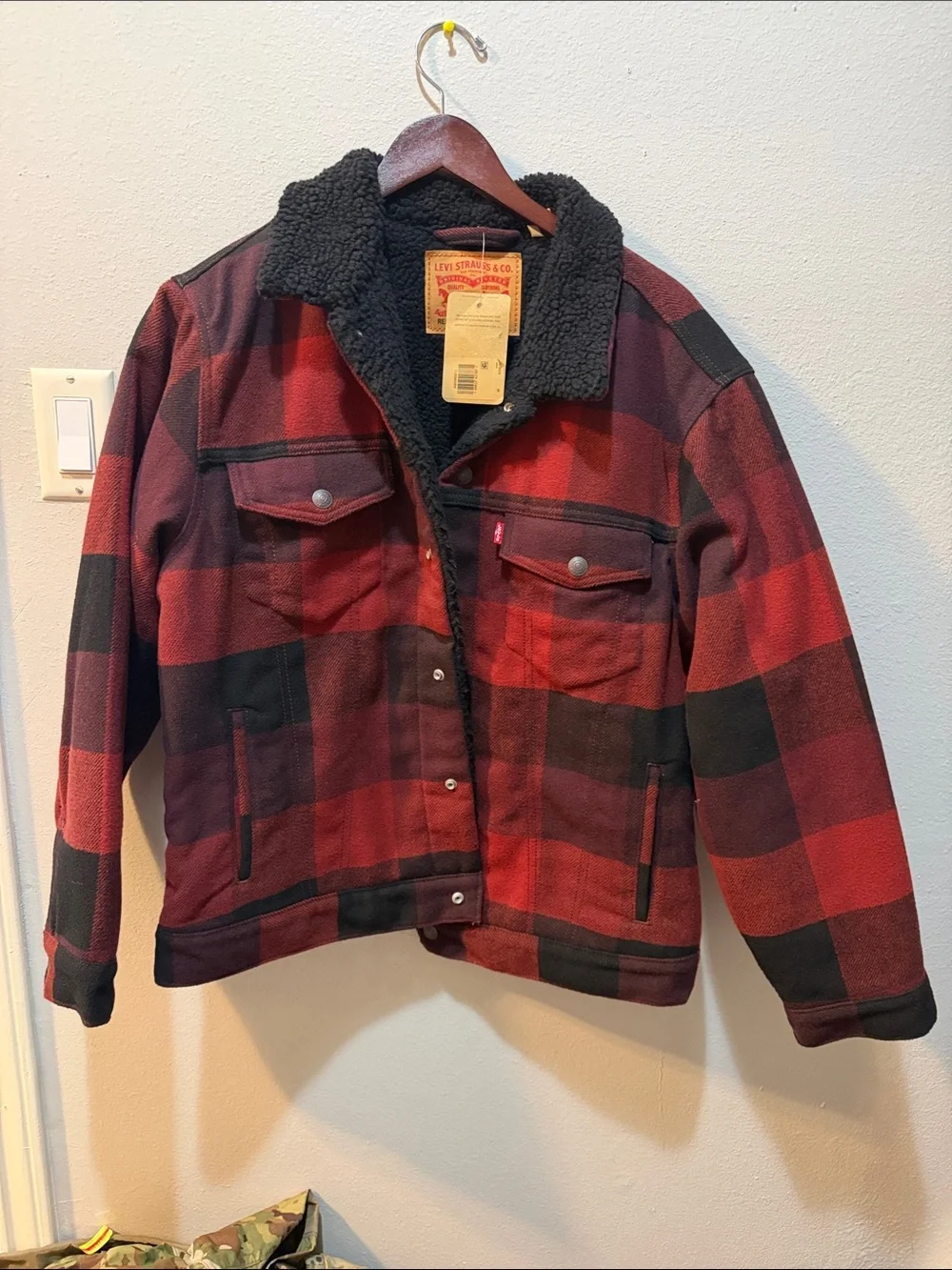Levi's Red and Black Plaid Sherpa-Lined Trucker Jacket - Picture 6 of 9